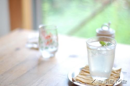 早安心语:选一种姿态,让自己活得无可替代 (4)